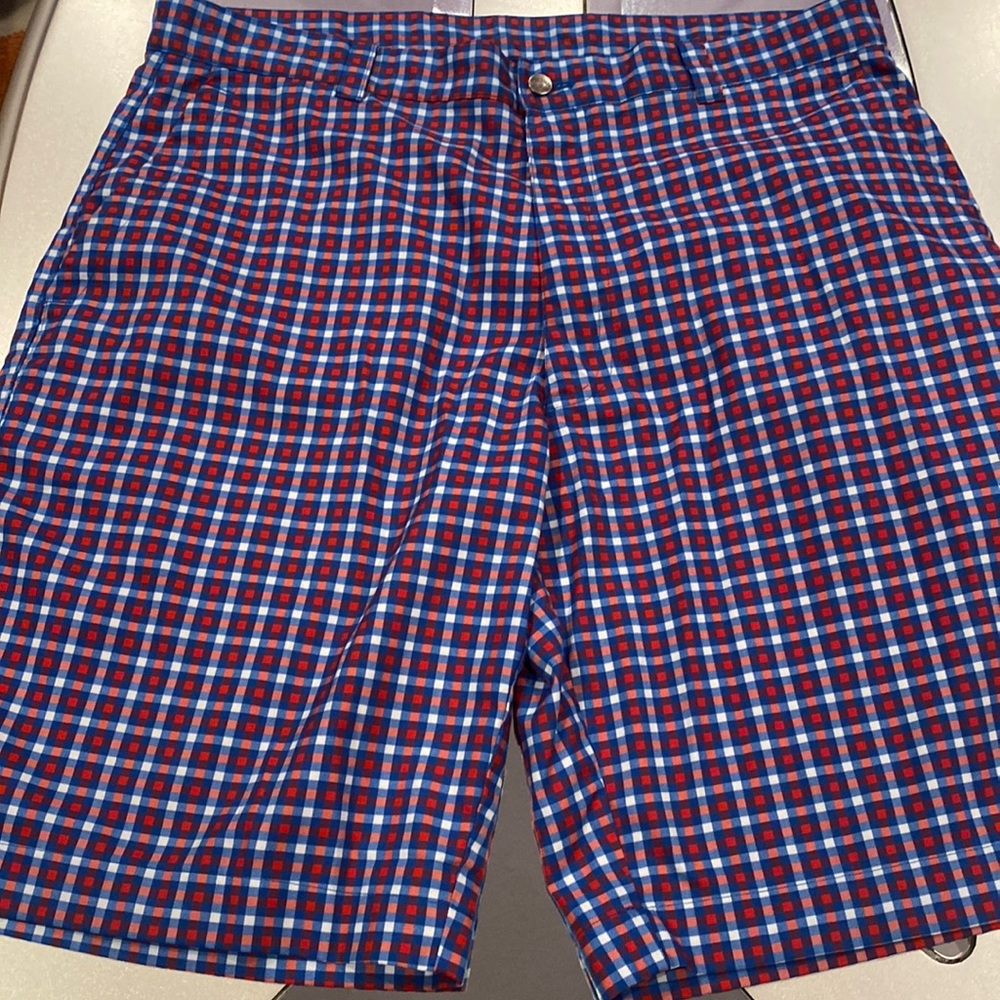 NWOT Callaway colored plaid 38 waist short